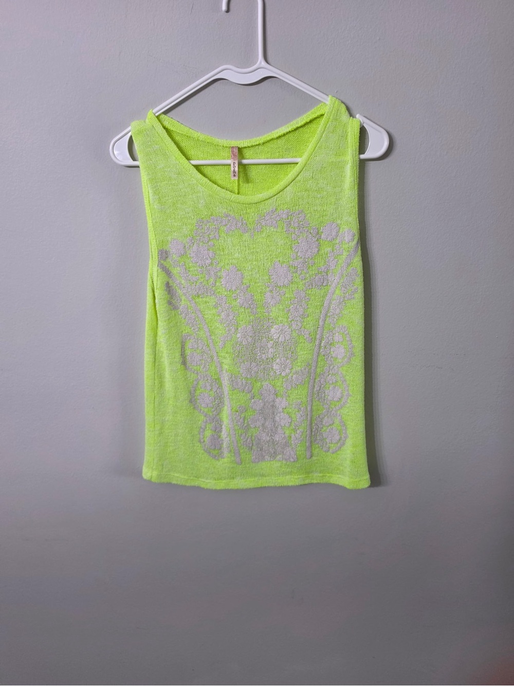 Women’s Poof Neon Green Graphic Sleeveless Knit Tank Small
